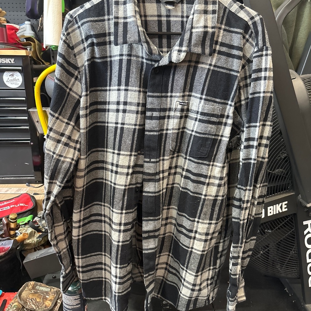 Volcom flannel